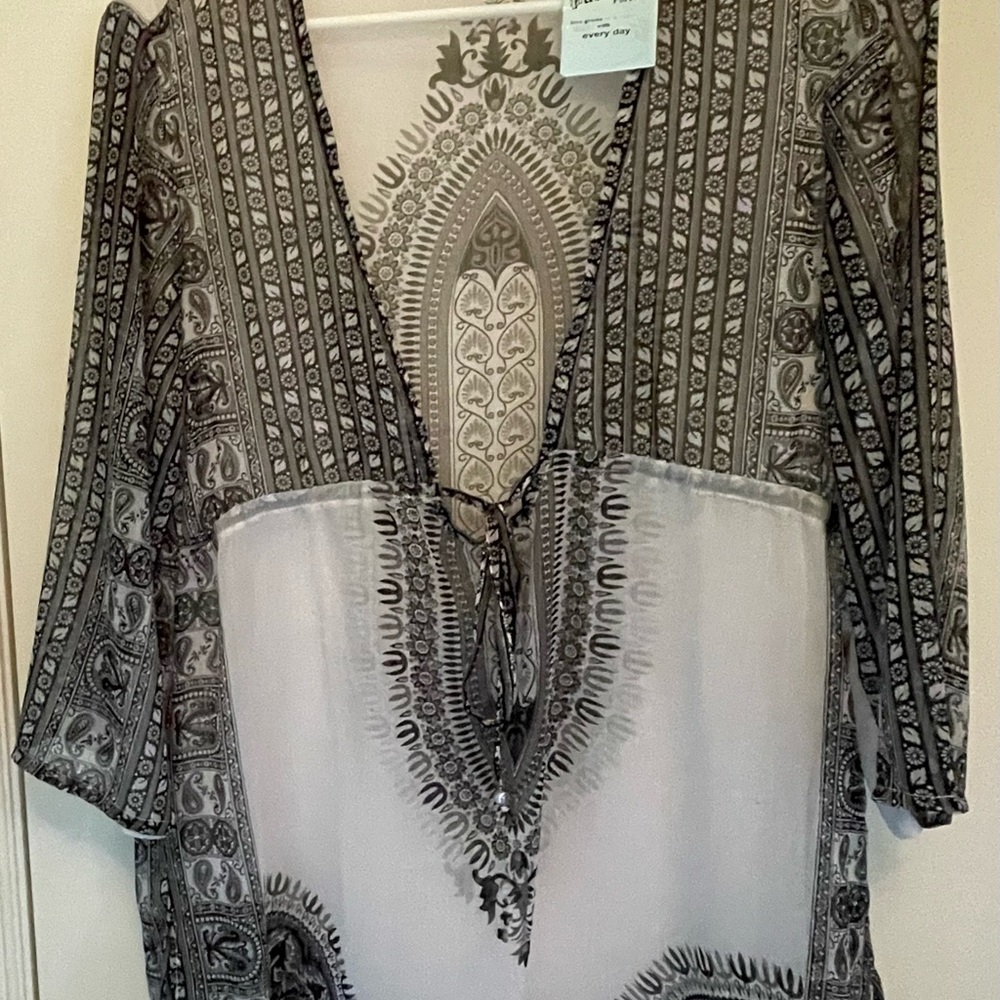 Elegant Gray and White Women's Tunic
